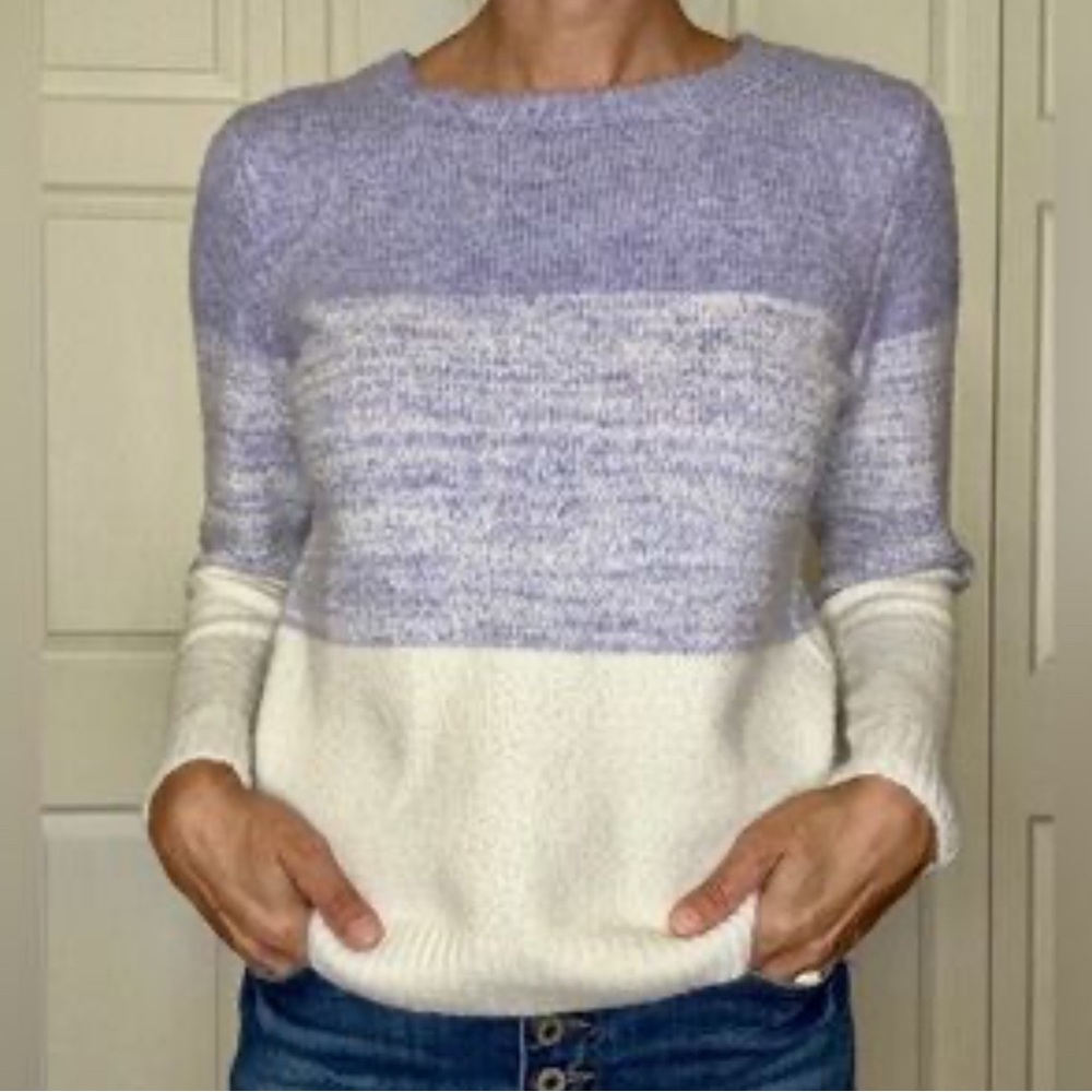 Cupcakes and Cashmere Color Block Sweater in Lavender & Cream. Size XS. EUC.